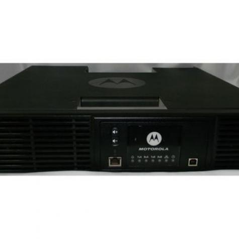 Ретранслятор Motorola SLR8000 VHF/UHF 100 Вт, цифровой/аналоговый ретранслятор фото 2