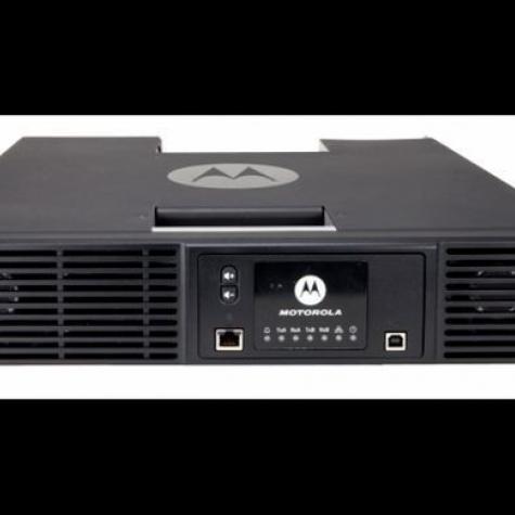 Ретранслятор Motorola SLR8000 VHF/UHF 100 Вт, цифровой/аналоговый ретранслятор фото 1