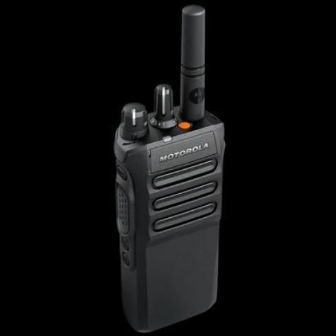 Радиостанция цифровая Motorola Mototrbo R7 A VHF (146-160 МНz Stubby Antenna) фото 1
