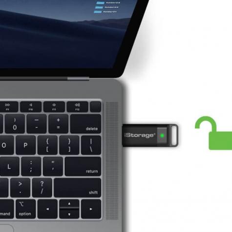 Флешка с аппаратным шифрованием iStorage DatAshur BT 64GB фото 3